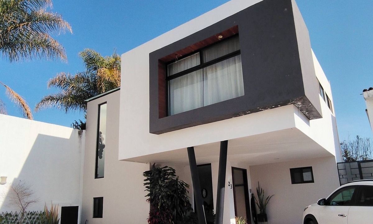 Puebla House | Beautiful and cozy house, garage, easy access to fast roads.