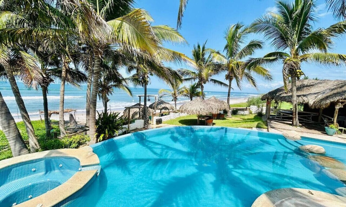 Elota Apartment | Beachfront Getaway by Partner Host