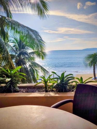 Barra de Potosi Apartment | Beachfront apartment playa blanca
