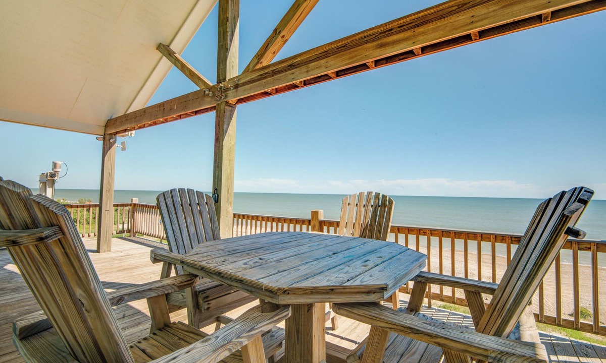 Port Bolivar House | Beachfront Getaway! Great for bird watching! Perfect water view!