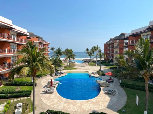 Puerto Escondido Apartment | Beachfront in a peaceful Resort 8mi from Puerto Escondido