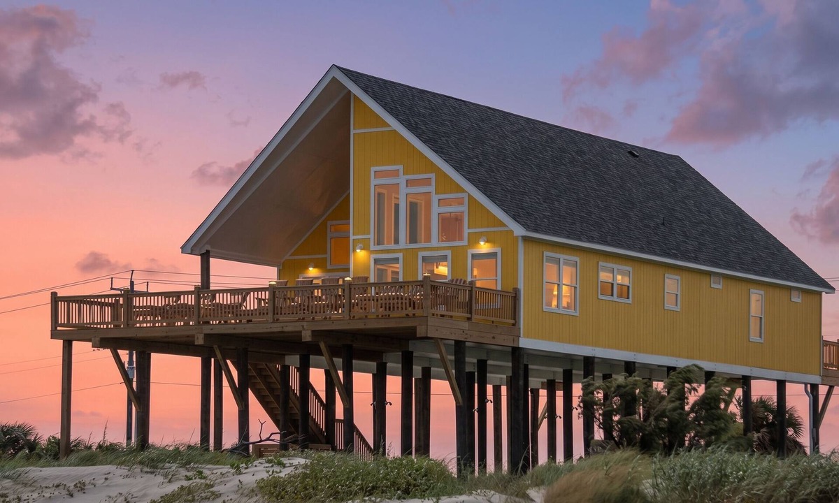 Port Bolivar House | Beachfront | Ocean Views, Sunroom & Pet-Friendly