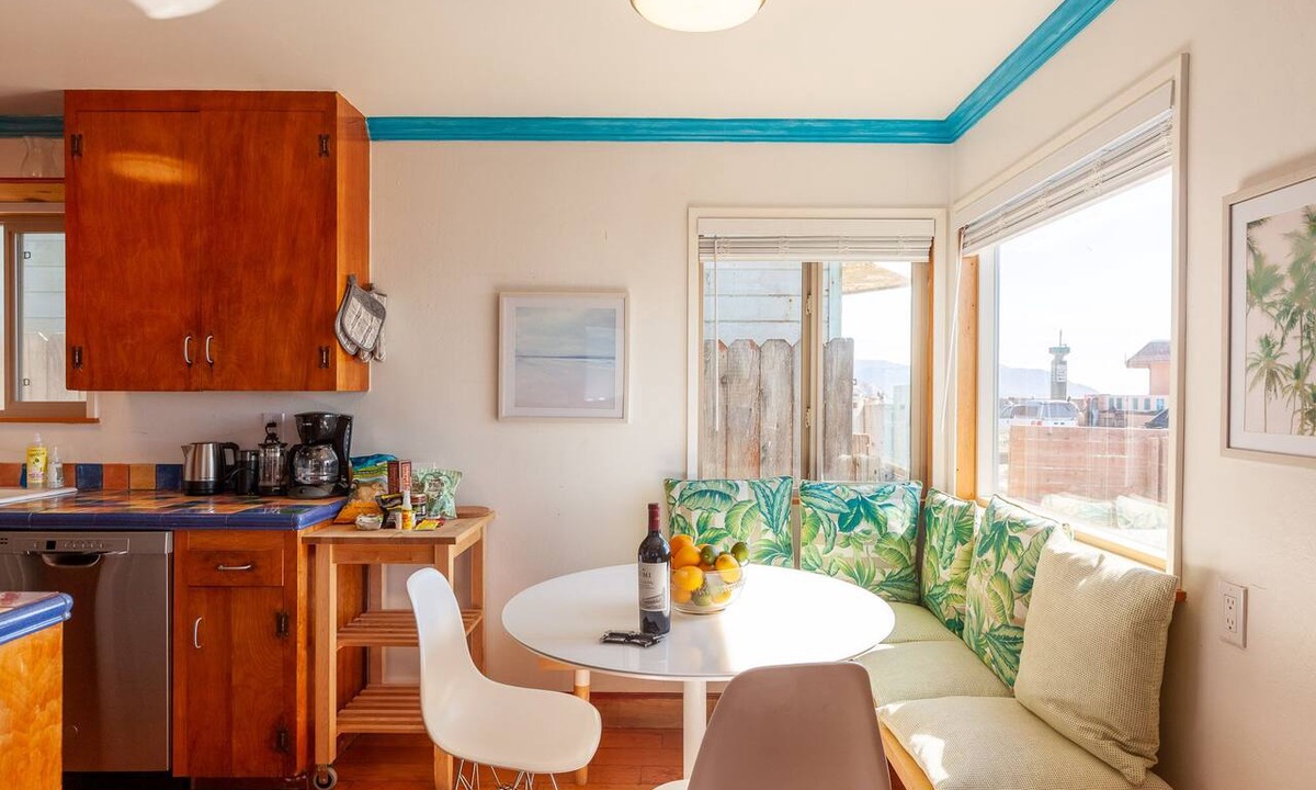 Sharp Park Apartment | Beachfront Ocean Views 20 mins to SF! (Neptune 1)