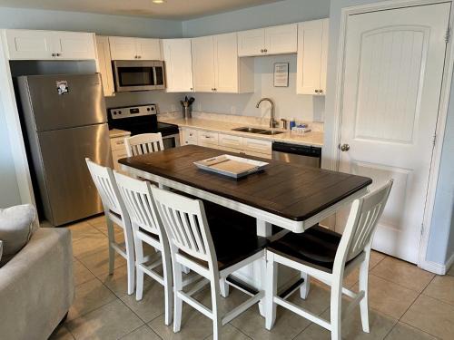 Port Aransas Apartment | Beachgate Condo Suites and Hotel 536 - 537a - 537b condo