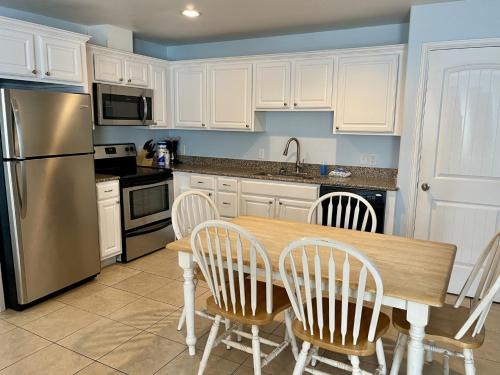 Port Aransas Apartment | Beachgate Condo Suites and Hotel 526 - 527a - 527b condo
