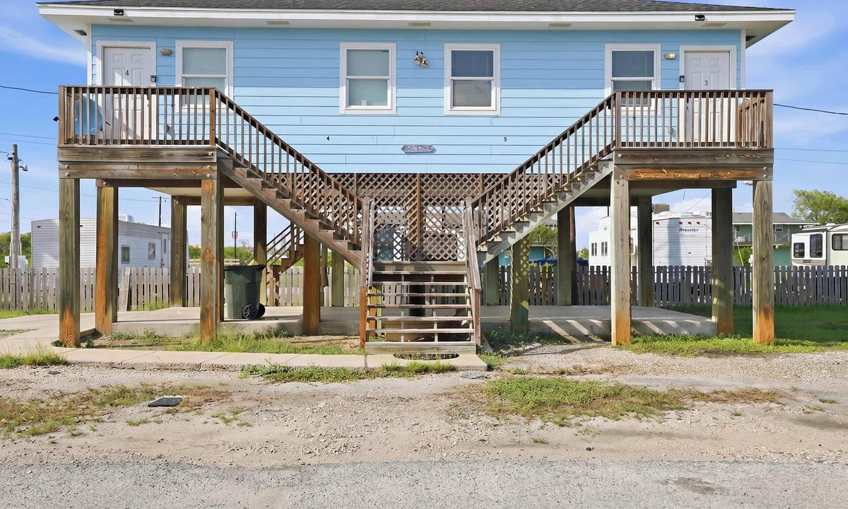 North Beach Apartment | Beachside 1BR Studio, Sleeps 4 & Near Attractions