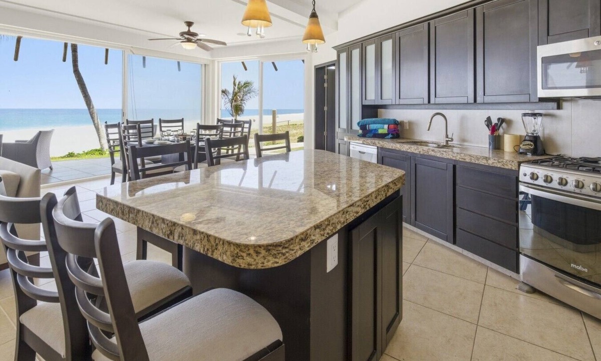 San Pedro Mixtepec Apartment | Beautiful 4 bdm Ocean Front Condo at Vivo Resorts