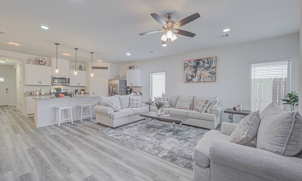 Shenandoah House | Beautiful 4-bedroom Brand New Modern House Bella with pool and park