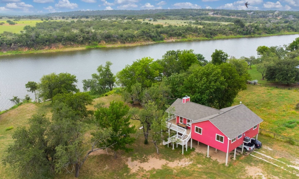 Marble Falls House | Beautiful gated 6 acre waterfront family retreat