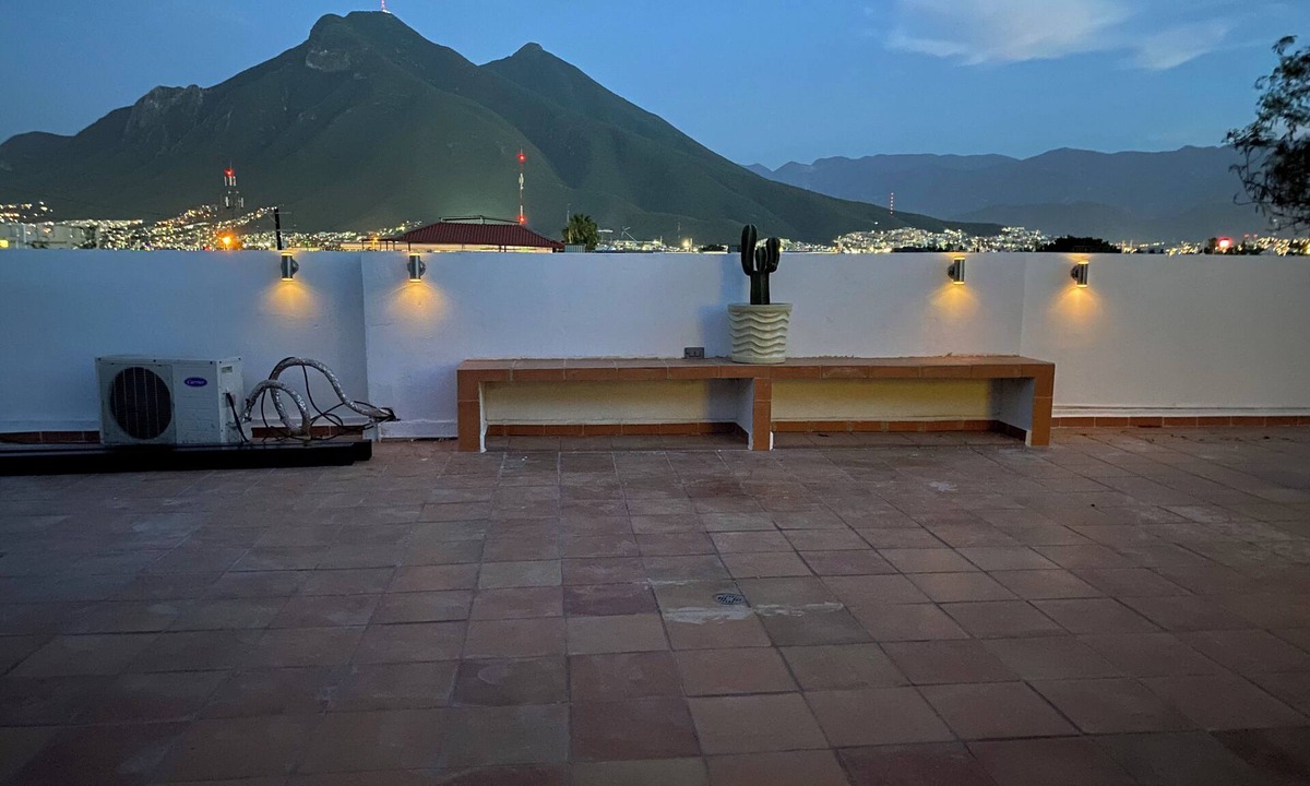 Guadalupe Apartment | Beautiful View of El Cerro & Short Walk to Stadium, 3br 2b apt in Guadalupe