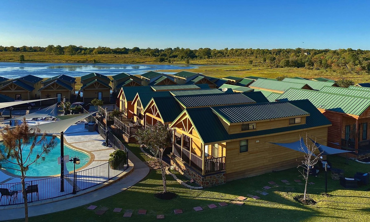 Willis Resort | Belas Resort Cabin 100