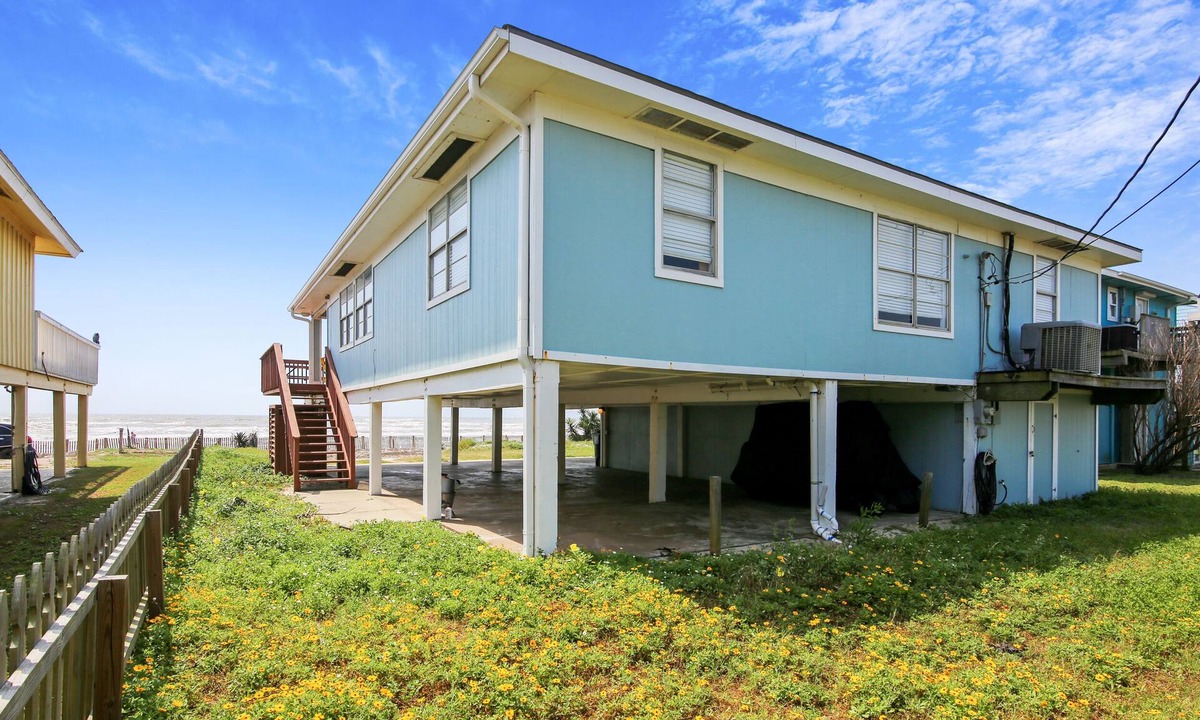 Bermuda Beach House | Bermuda Beachfront | Steps from Sand + Surf!