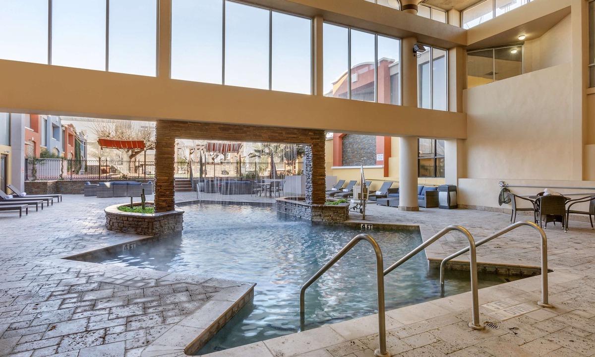 Biggs Field Hotel | Best Western Plus El Paso Airport Hotel & Conference Center
