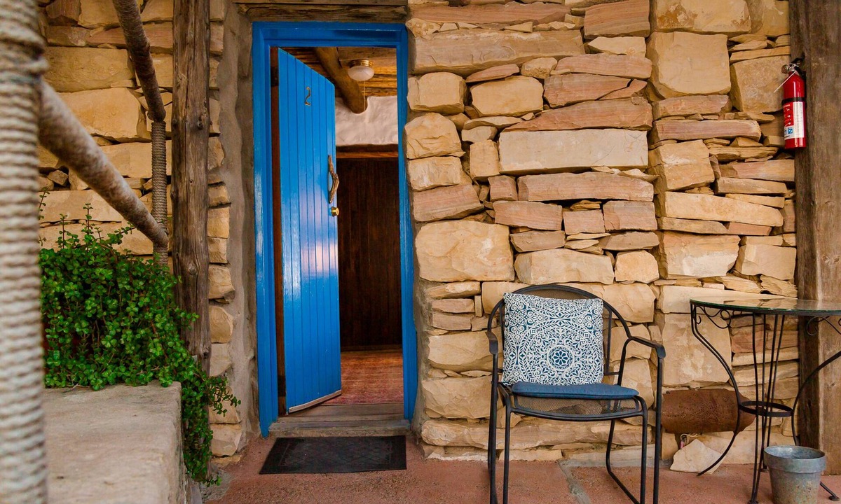 Study Butte-Terlingua Hotel | Big Bend Bunkroom - affordable right outside Big Bend Nat'l Park.