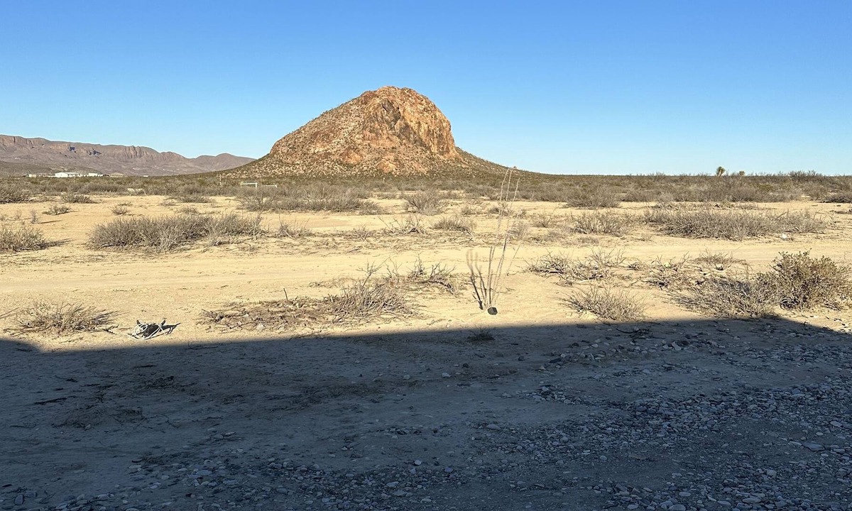 Terlingua Cabin | Big sky mountain views, 20 acres to yourselves. 21 mins Ghost town.
