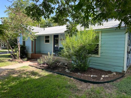 Brentwood House | Blue House Austin