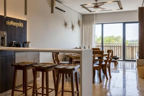 Playa Paraiso Apartment | Breeze Oasis C- 203