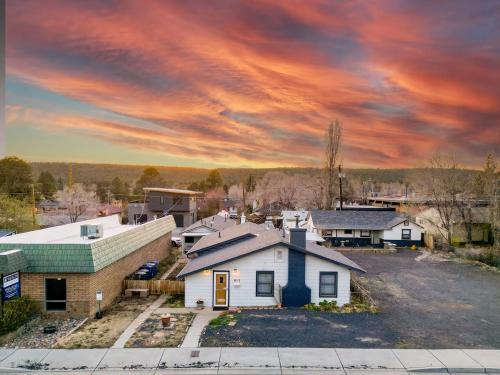 Downtown Flagstaff House | Brews, Pines, & Peaks - Your downtown Flagstaff stay awaits