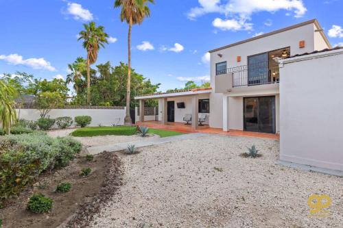 El Centenario House | Bright Beach Stay, Balcony, Patio & Steps to Beach