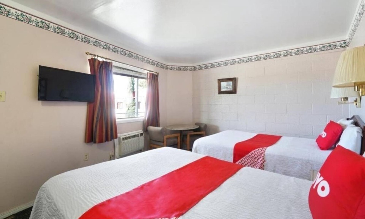 Alpine Hotel | Budget-Friendly 3-Room Retreat Near Alpine Downtown & Local Attractions
