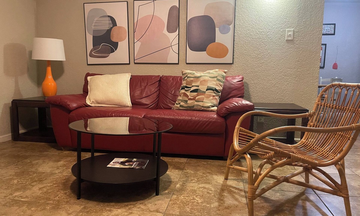 Shearer Hills - Ridgeview House | Budget Friendly, Everything Nearby, Quiet & Safe, 1 queen, 1 Twin, 1 Sofa-bed