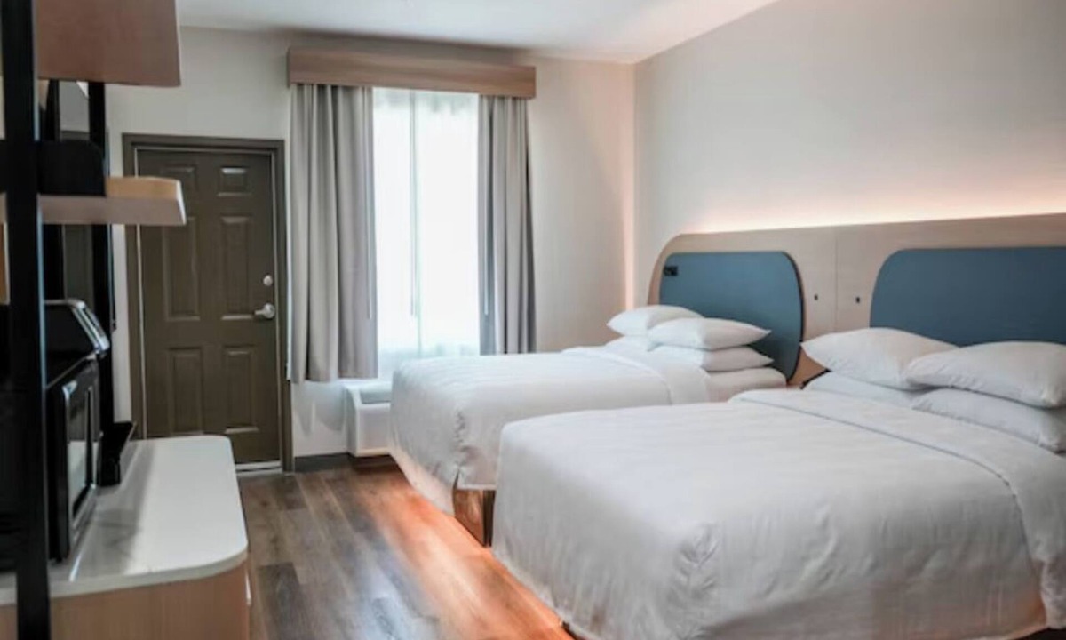 Port Aransas Hotel | Budget-Friendly Room Near Port Aransas Museum & Art Center - 0.4 miles