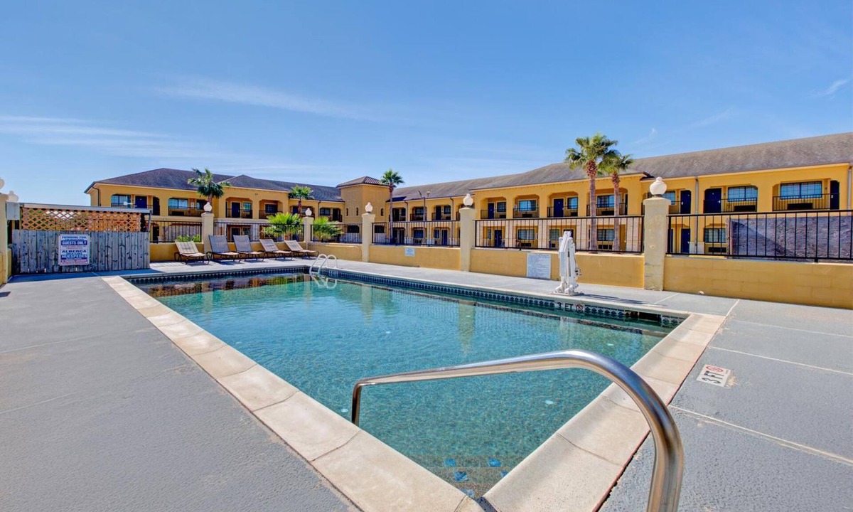 Weslaco Hotel | Budget-Friendly Stay w/King Bed – Perfect for Exploring Local Attractions