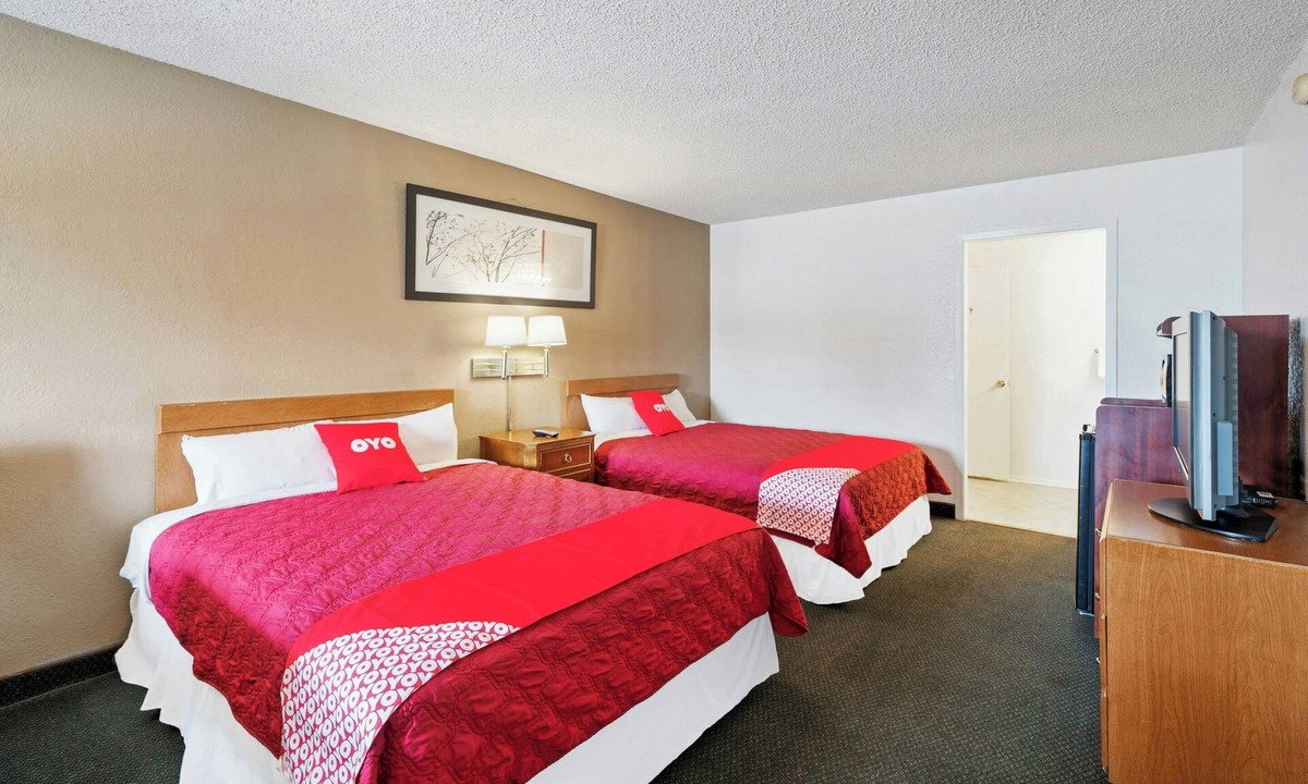 Junction Hotel | Budget Lodge Near I-10 – Pet-Friendly, Clean Room & Free Parking l 2 Rooms