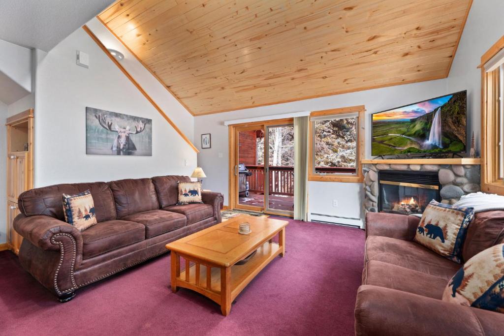 Fall River Estates Apartment | Bugle Pointe A15 by Estes Park Condos