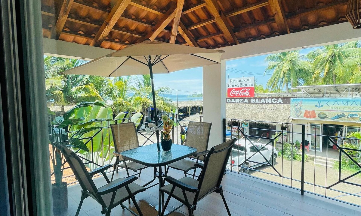 San Blas Bed & Breakfast | Bungalows Garza Blanca a Pie de Playa