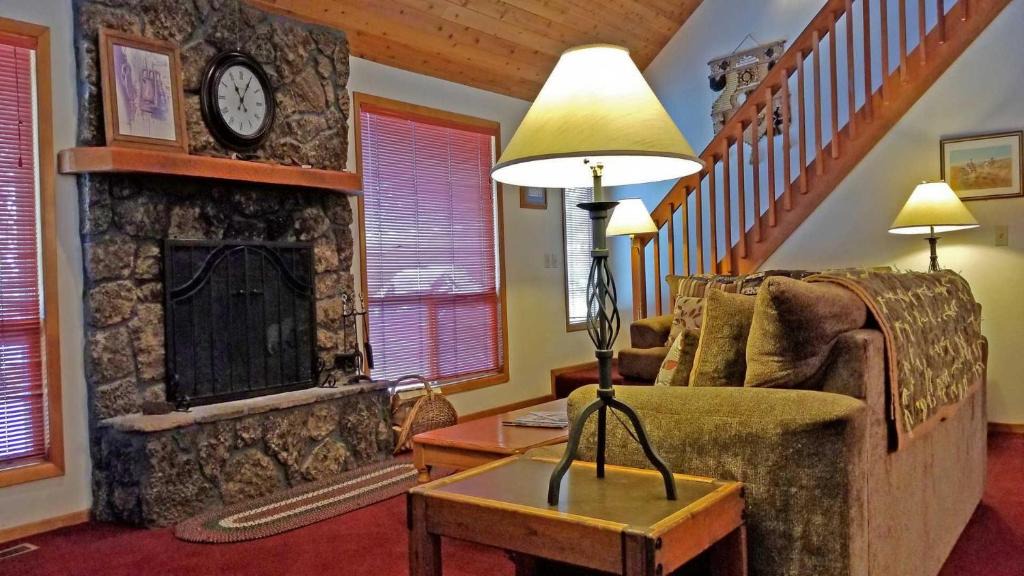 Sunriver House | Butternut 02