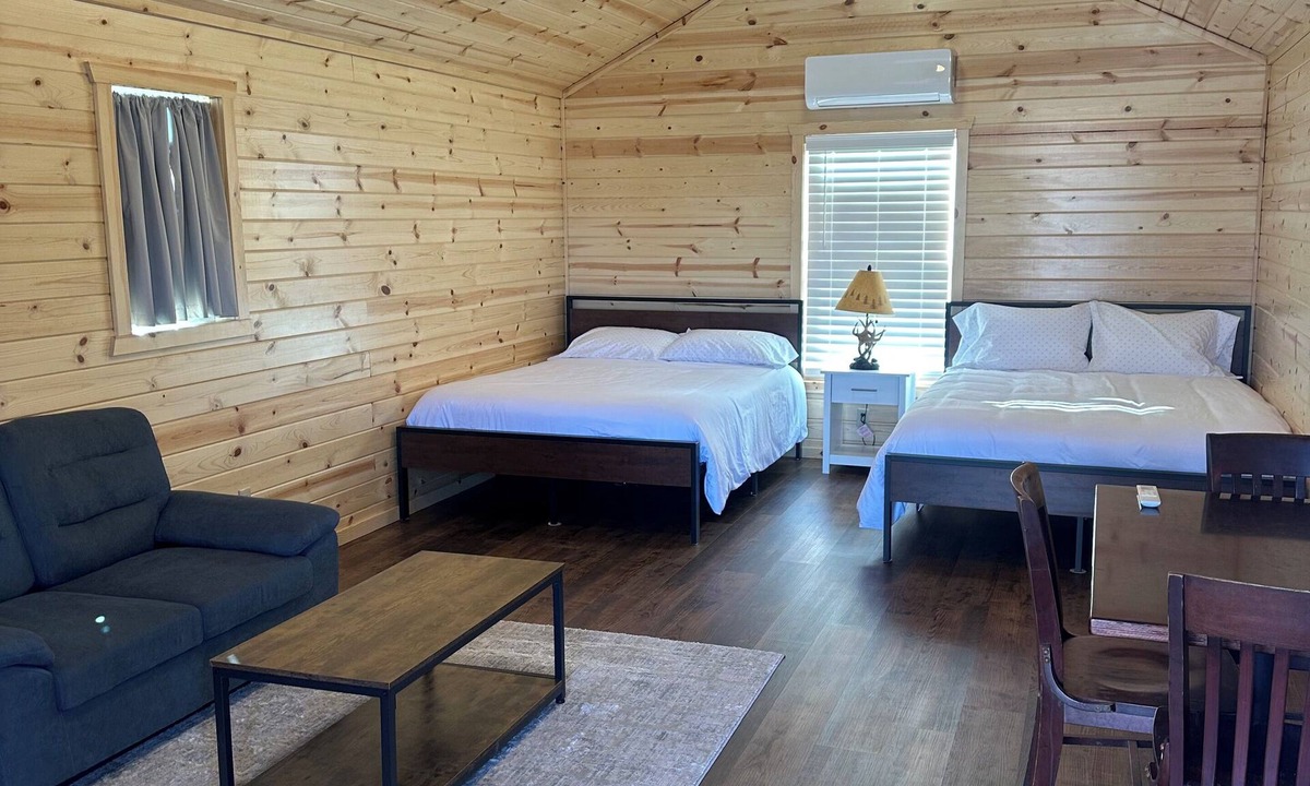 Reed Point Cabin | Cabin 3 with AC and WiFi in charming Reed Point. ADA compliant.