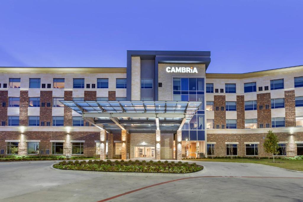 Richardson Hotel | Cambria Hotel Plano - Richardson Garland