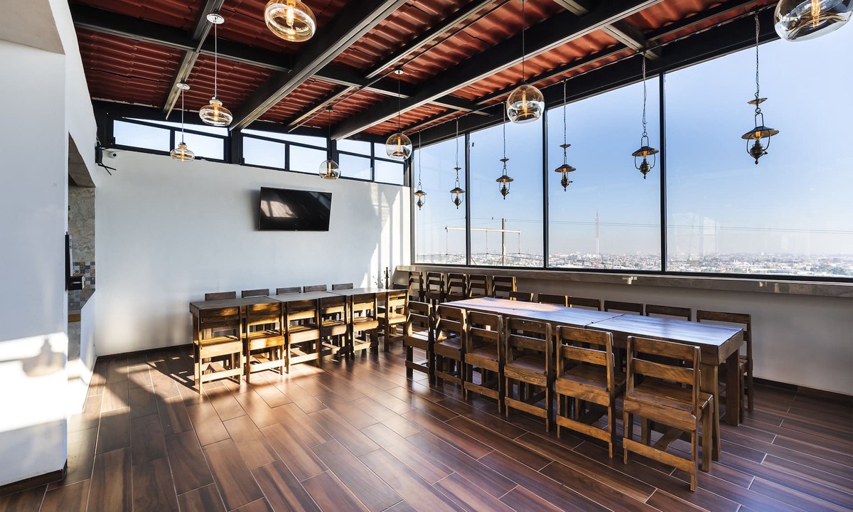 San Luis Potosi Hotel | Capital O Hotel Joyma Suites, San Luis