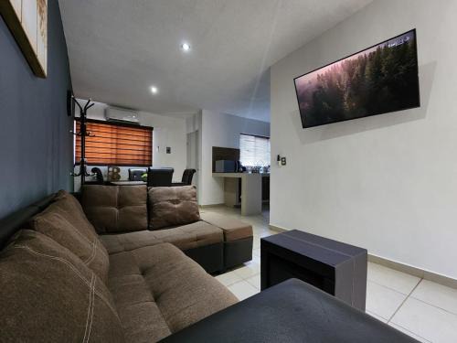 Ciudad Guzman House | Casa almendros 31