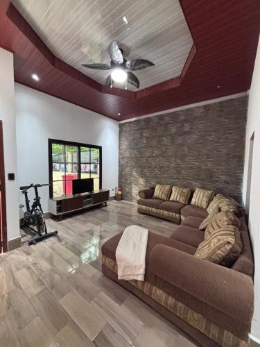 Flores House | Casa Amelia, 5 minutes from the airport