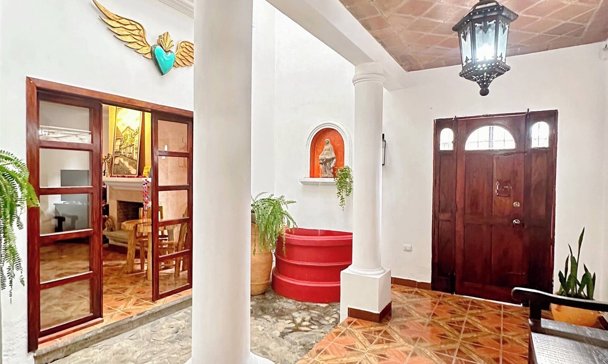 Ciudad Vieja House | Casa Balam, a relaxing home with stunning volcanic views near Antigua