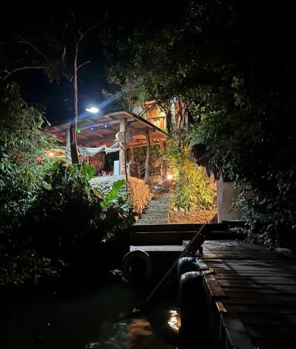 Puerto Barrios House | casa colibri cañón de rio dulce