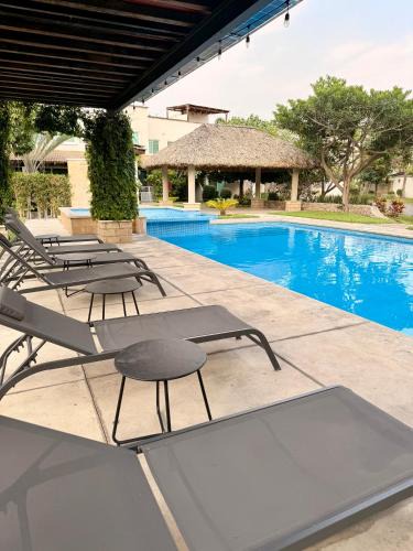 Crucero Tezoyuca Apartment | Casa con terraza frente alberca