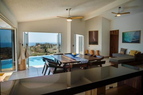 Brisas de Zicatela Villa | Casa Cumbres - Ocean View