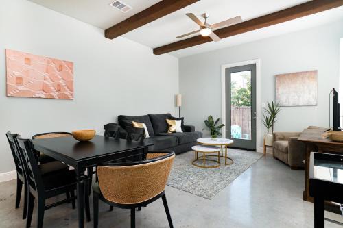 Historic Garderns Apartment | Casa Dolce Vita by the Alamodome