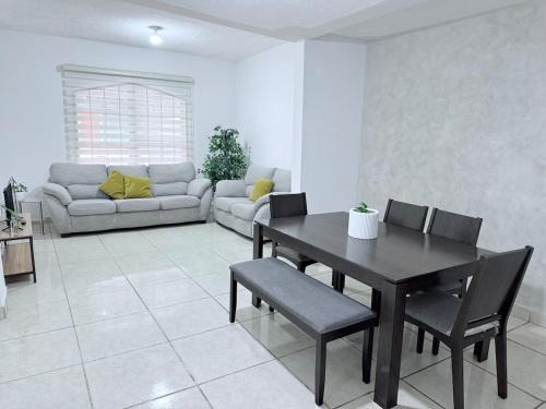 Torreon House | Casa Equipada, Bien Ubicada, Cerca Fiscalia