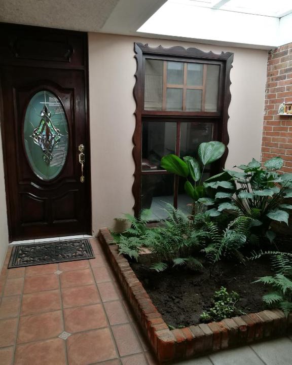 Zona 16 House | Casa familiar La Arboleda