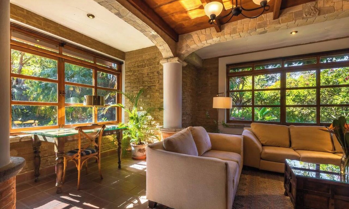 Panajachel Apartment | Casa Historica Atitlán - 2 Bedroom with 2 Bathrooms in lush garden