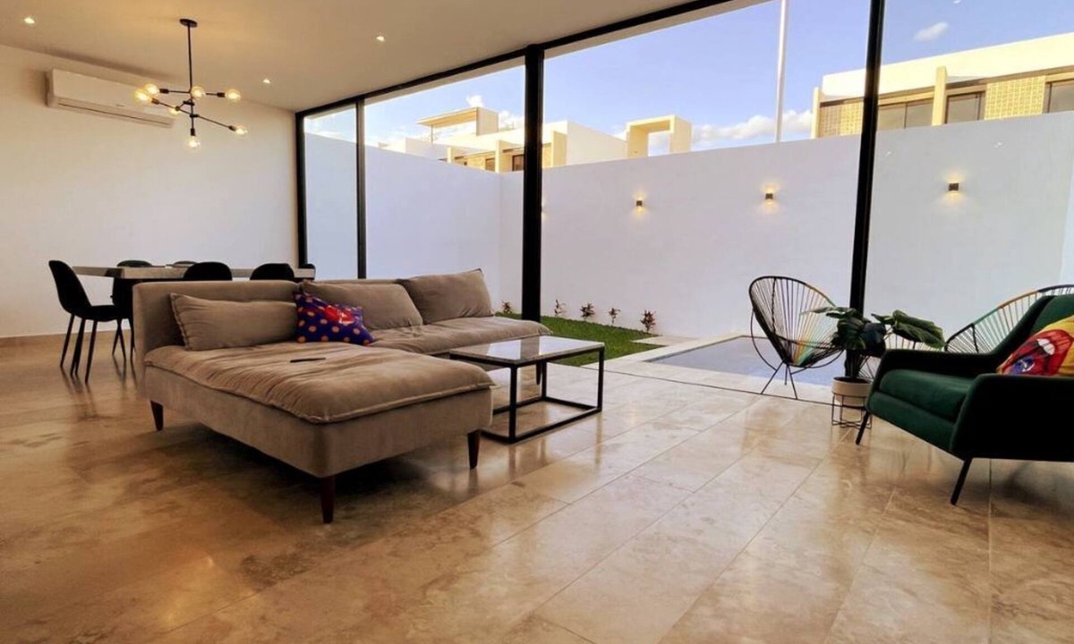 Merida House | Casa Itza: 3 BR House w/Private Pool and Rooftop in Merida
