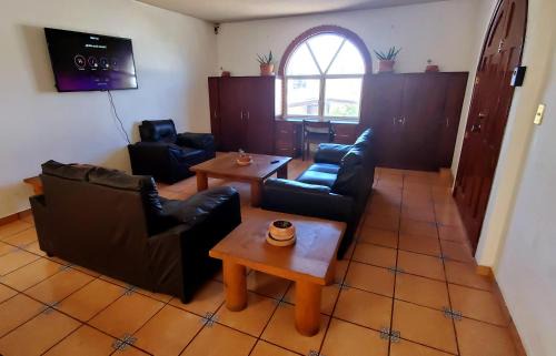 Aguascalientes House | Casa La Feria - Alojamiento amplio y centrico para hasta 26 personas, a pasos de la Feria