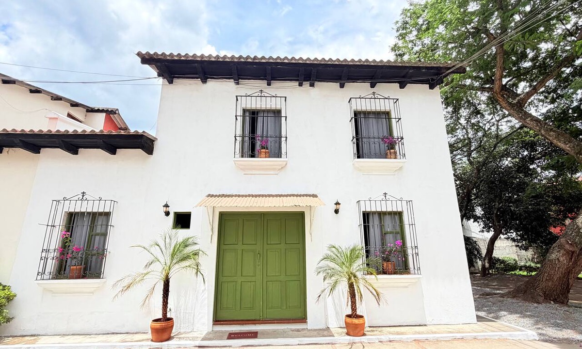 Ciudad Vieja House | Casa Laurel in Downtown Antigua Guatemala