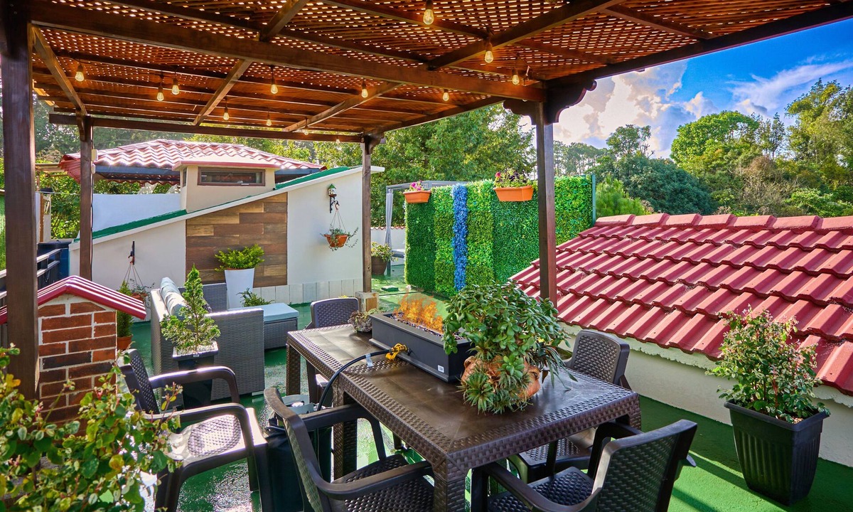 Chimaltenango House | Casa Palermo |Terrace with forest view| 2 Jacuzzis | In a gated community