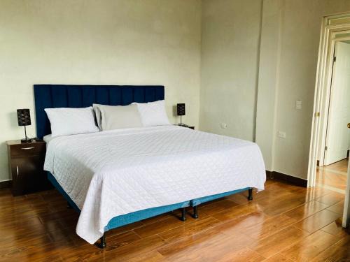 San Pedro La Laguna Apartment | Casa Rosita! Vista al lago!