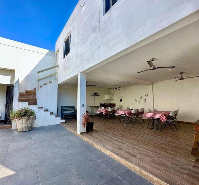 Monterrey House | Casa Tulipán
